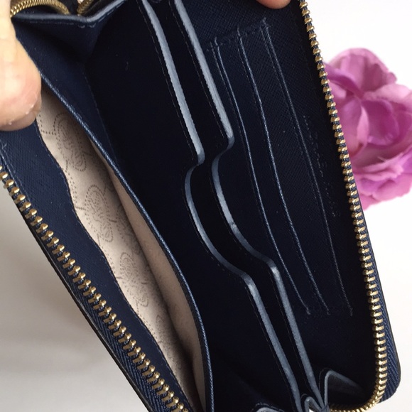 HP 🎉MICHAEL KORS Like New Wristlet Wallet - Picture 5 of 6